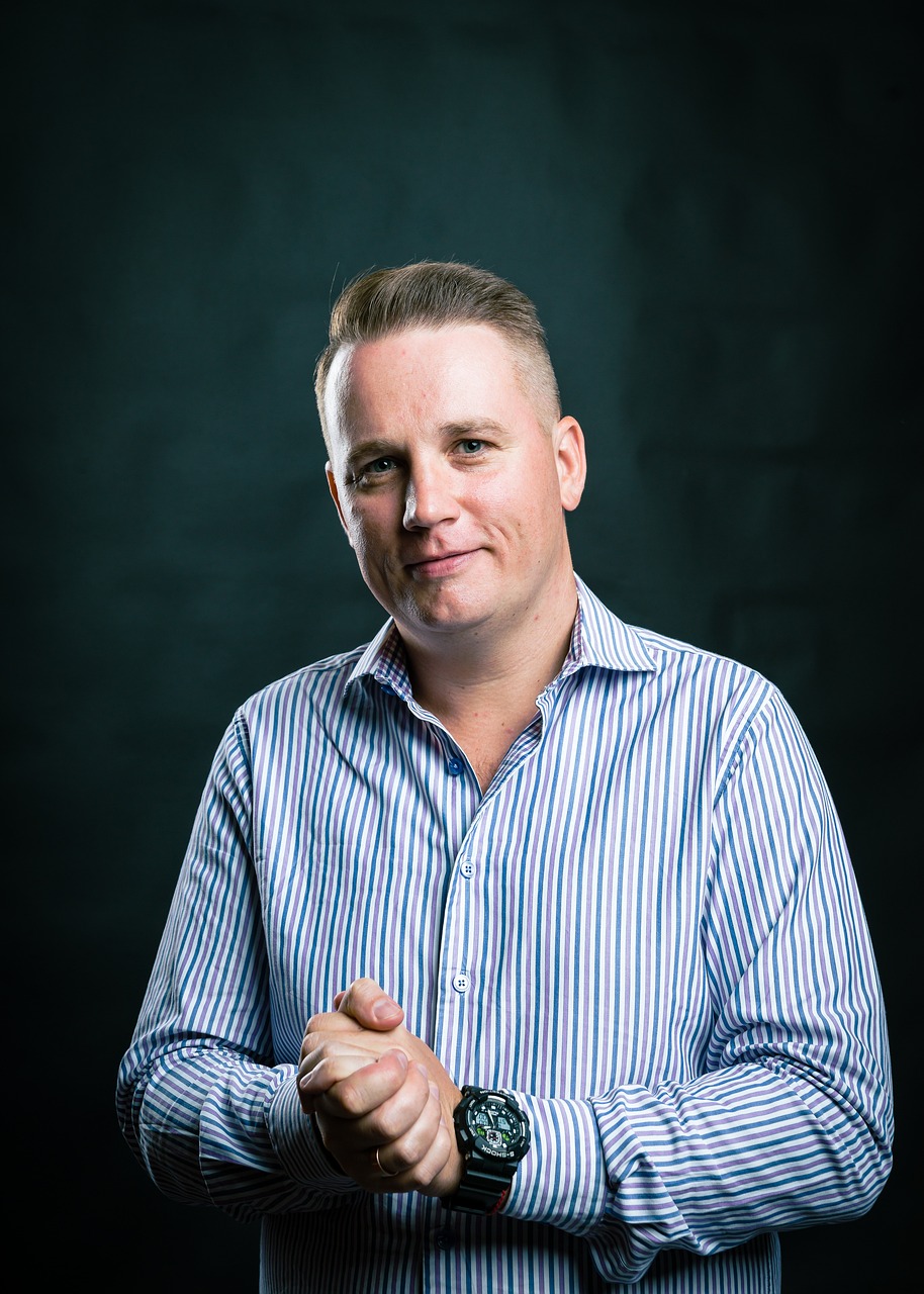 仕事の人間関係がつらい時の解決方法は？