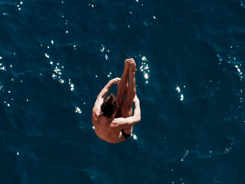 仕事の決断が遅すぎると感じる時のリスクとは？