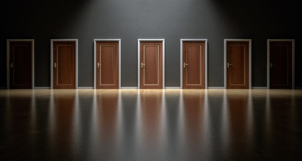 仕事の決断における正解を見つけるためのポイントは？