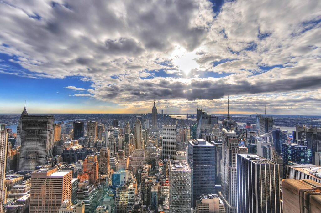 仕事を辞めるべきか続けるべきか、どちらがあなたにとって最適か比較してみました？