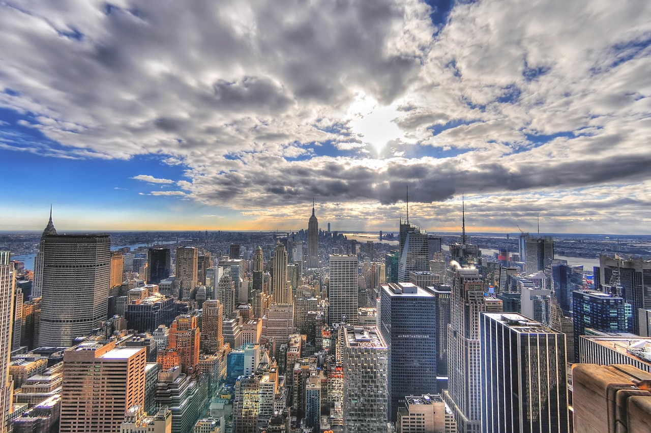 仕事を辞めるべきか続けるべきか、どちらがあなたにとって最適か比較してみました？